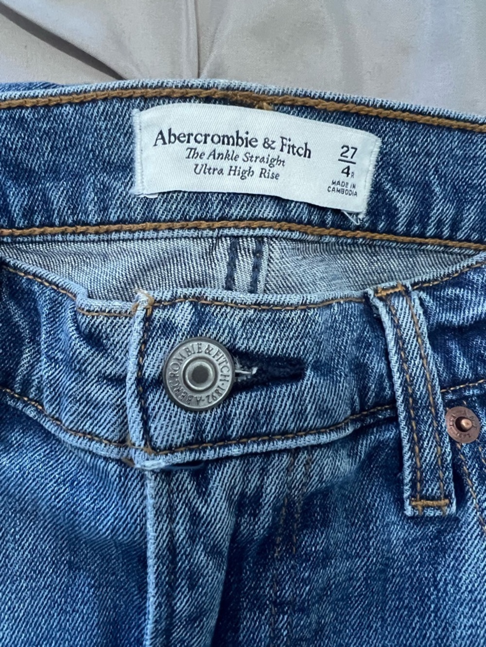 Abercrombie & Fitch The Ankle Straight Ultra High Rise Distressed Jeans - Picture 10 of 11